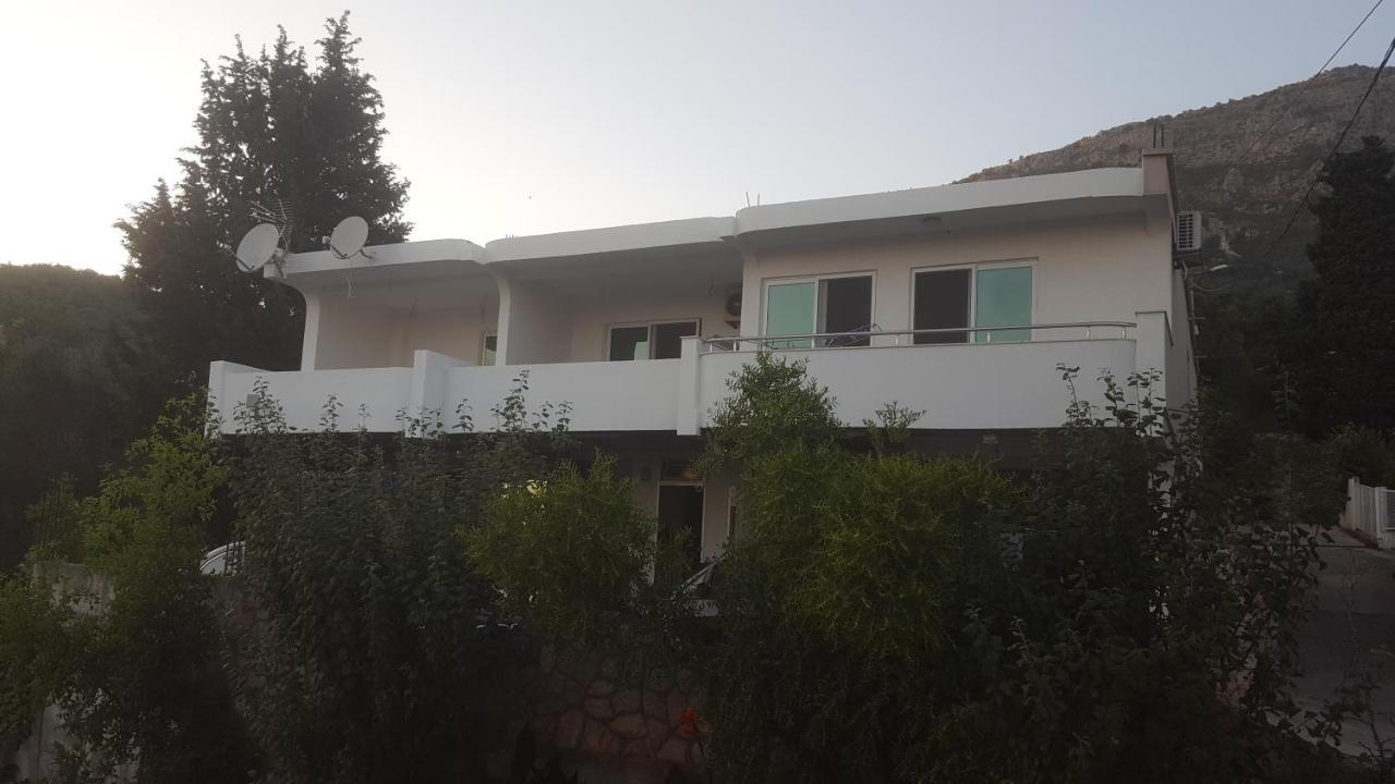 Holiday Home Kalicanin Bar Bagian luar foto
