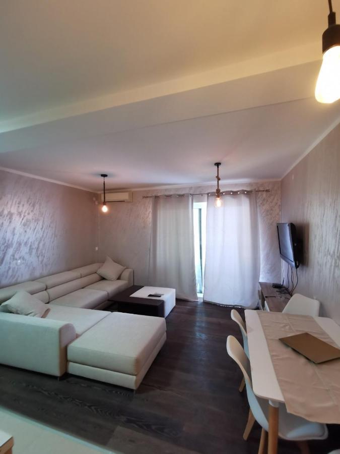 Holiday Home Kalicanin Bar Bagian luar foto