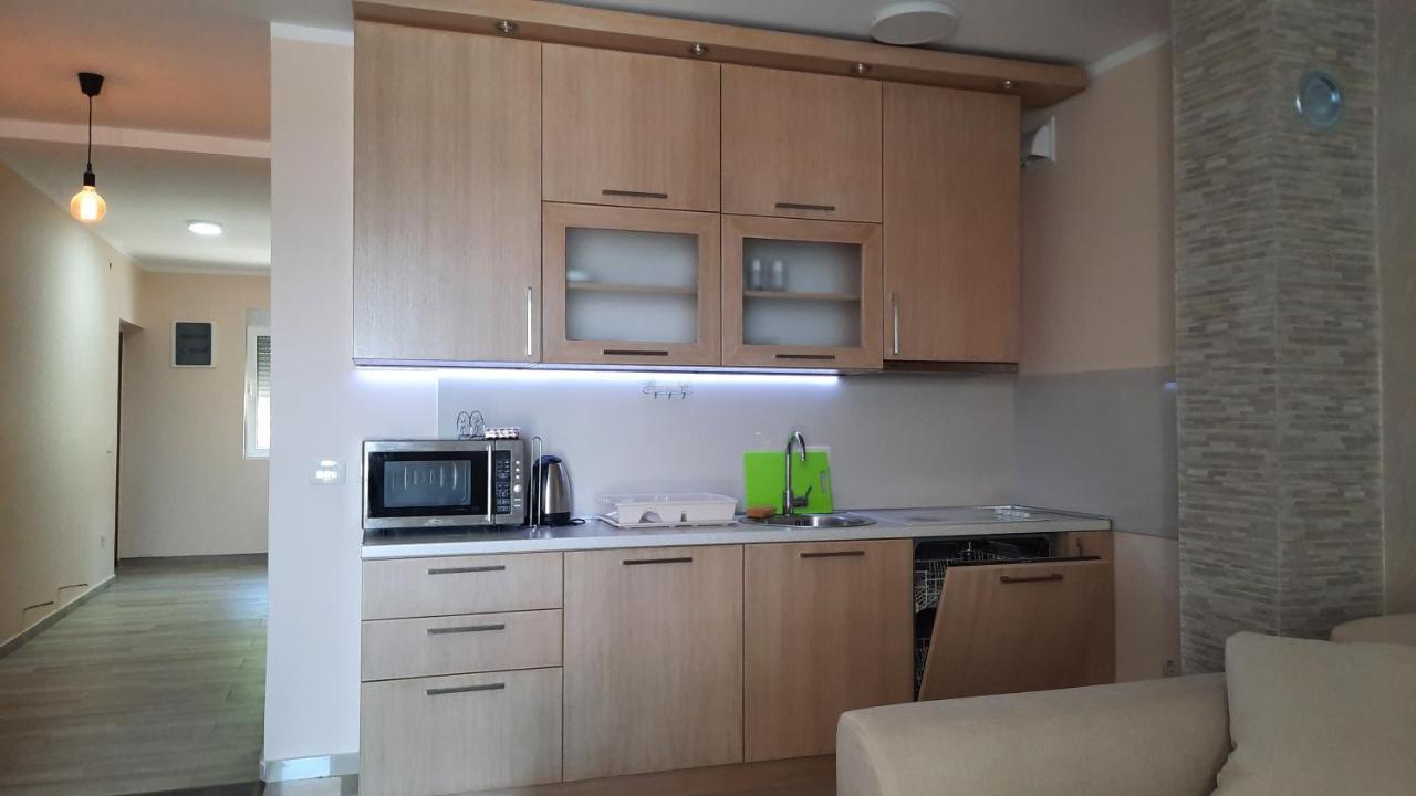 Holiday Home Kalicanin Bar Bagian luar foto