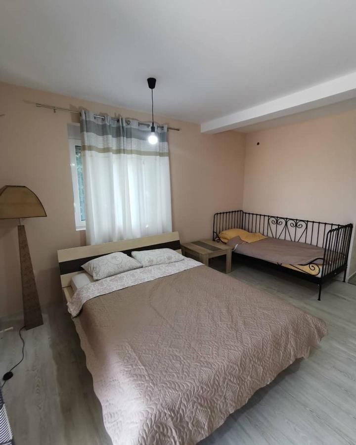 Holiday Home Kalicanin Bar Bagian luar foto