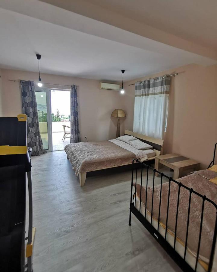 Holiday Home Kalicanin Bar Bagian luar foto